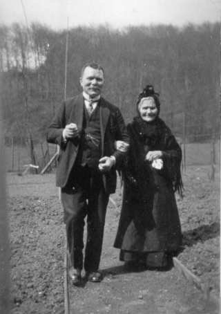 Mathilde Eller und Sohn Heinrich